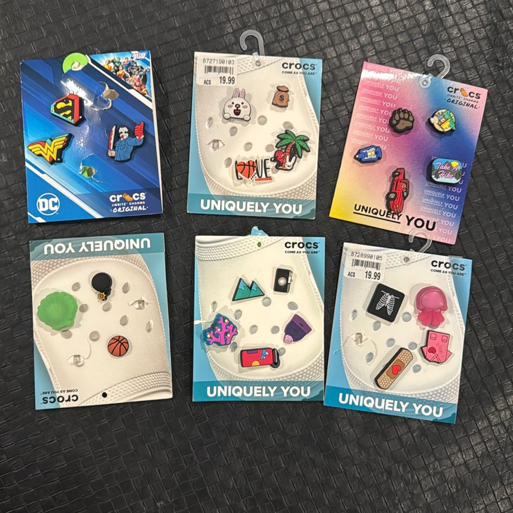 New authentic Crocs jibbits lot of 24 variety display - Picture 2 of 8